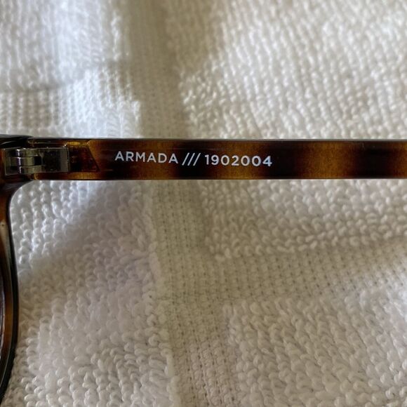 Le Specs  ARMADA Tortoise Round Frame Sunglasses NWT - Picture 8 of 9